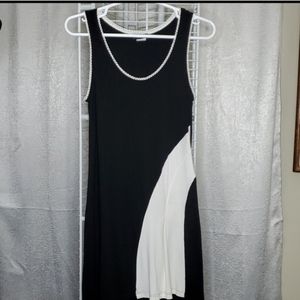 Venus Black and White Color Block Midi Dress Woman's Size Small